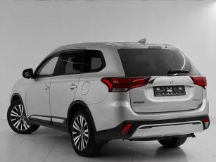 Mitsubishi  4