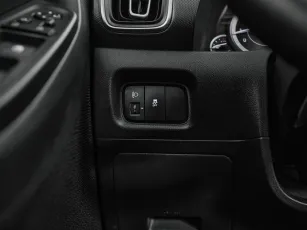 Hyundai  16