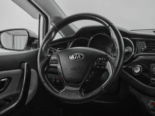 Kia  10