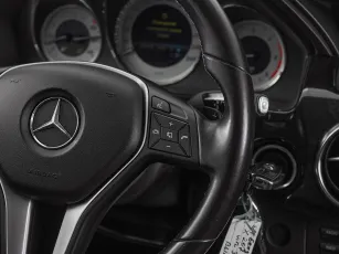 Mercedes-Benz  12