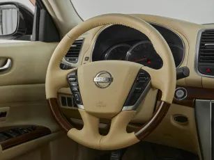 Nissan  10