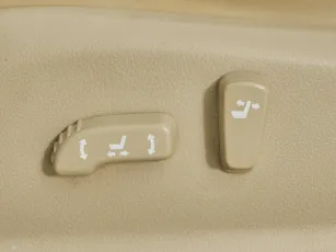 Nissan  16