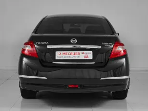 Nissan  5