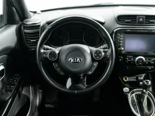 Kia  8