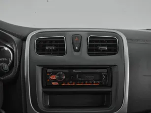 Renault  13