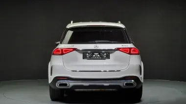 Mercedes-Benz  4