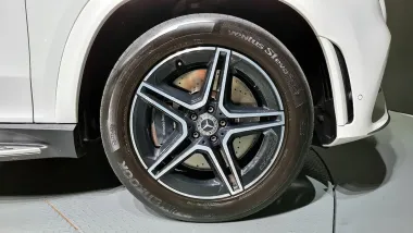 Mercedes-Benz  5