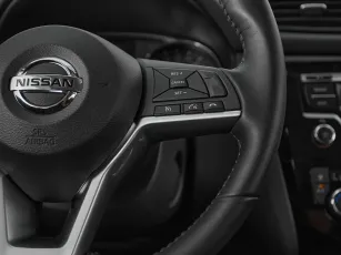 Nissan  12