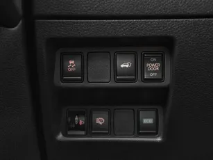 Nissan  15