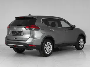 Nissan  6