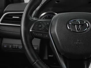 Toyota  11