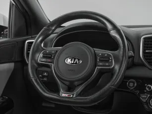 Kia  11