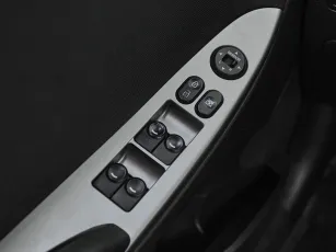 Hyundai  12