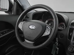 Kia  10