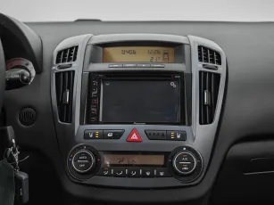 Kia  15