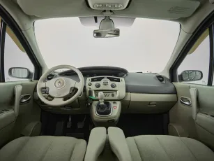 Renault  9