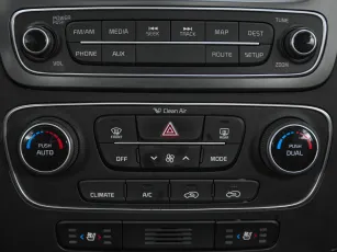 Kia  19