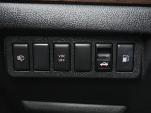 Nissan  15