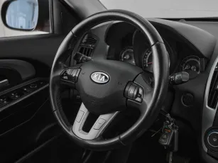 Kia  10