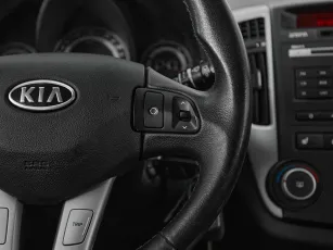 Kia  12