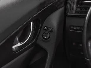 Nissan  15