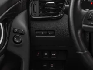 Nissan  16