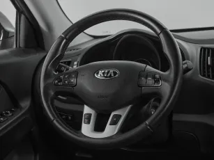 Kia  10