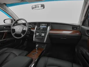 Nissan  10