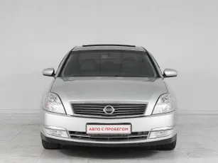 Nissan  2