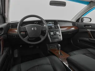 Nissan  8
