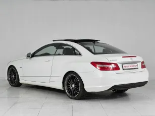 Mercedes-Benz  4