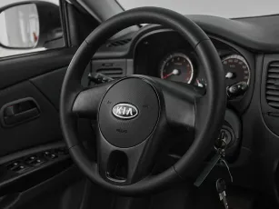 Kia  10