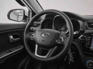 Kia  10