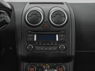 Nissan  16