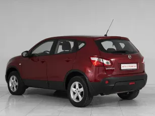 Nissan  4