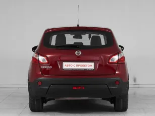 Nissan  5