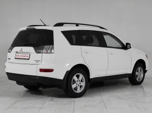 Mitsubishi  6