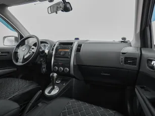 Nissan  10