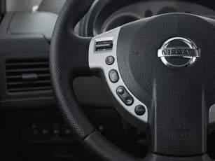 Nissan  12