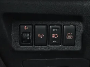 Nissan  15