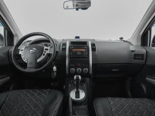 Nissan  9