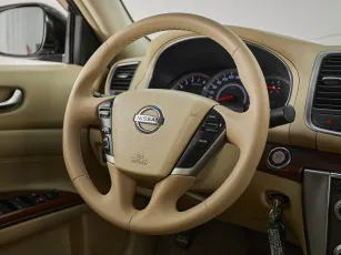 Nissan  10