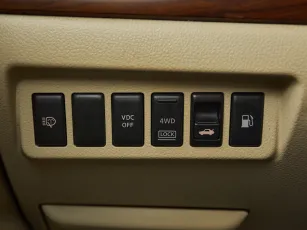 Nissan  16