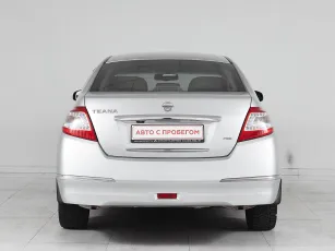 Nissan  5