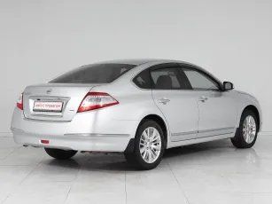 Nissan  6