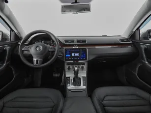 Volkswagen  8