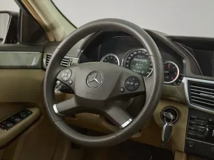 Mercedes-Benz  10