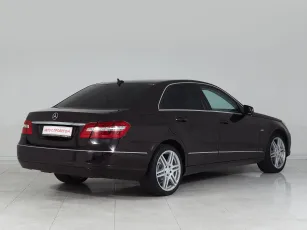 Mercedes-Benz  6