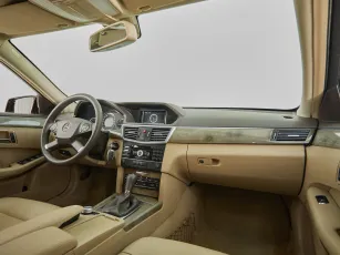 Mercedes-Benz  9