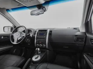 Nissan  10